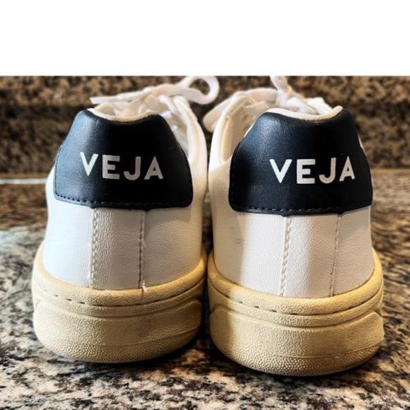VEJA V-12 WHITE AND BLACK SNEAKERS - Picture 5 of 9